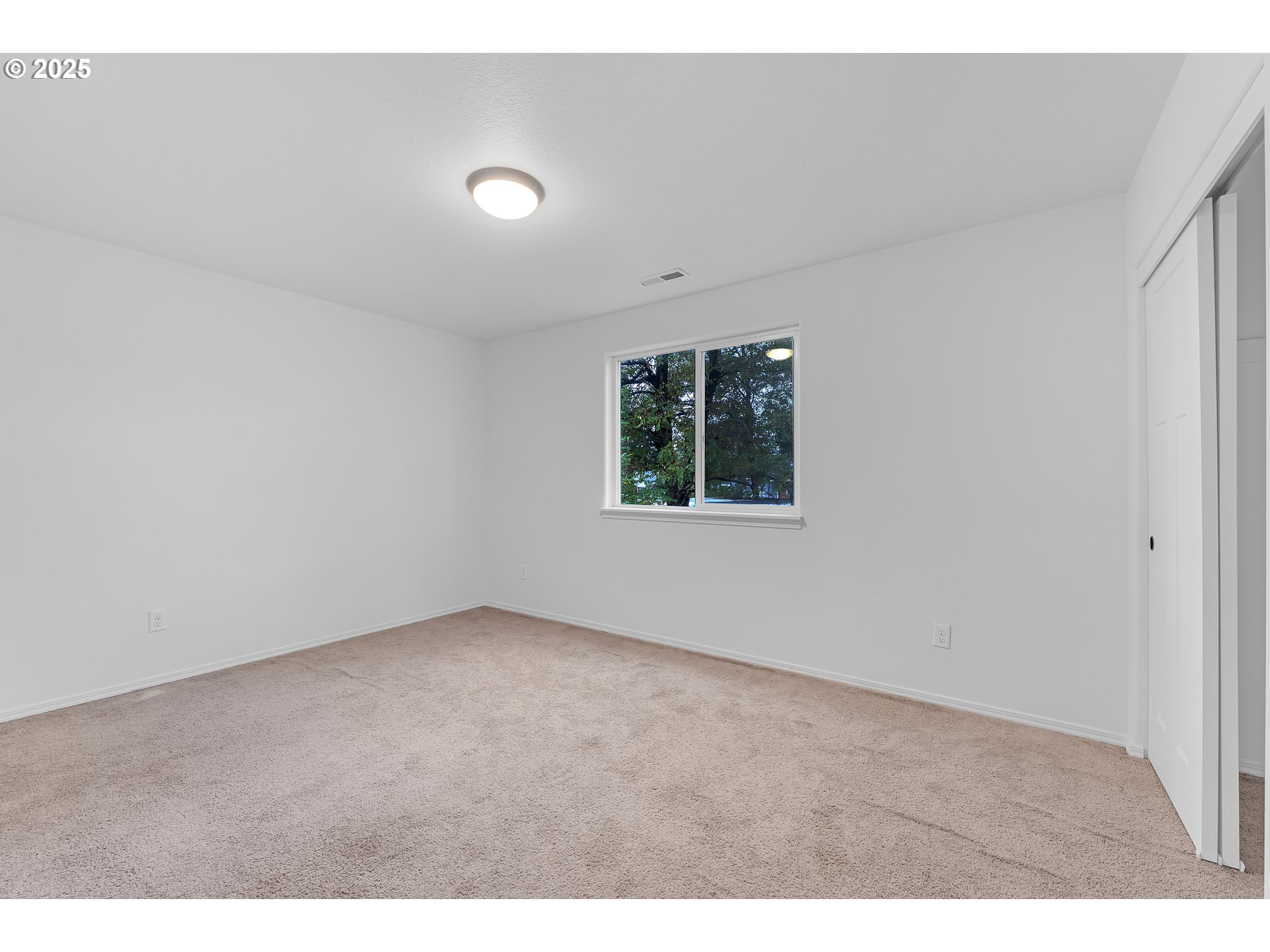 8115 Southeast Lambert Street Portland, OR 97206 - Photo 18 of 25