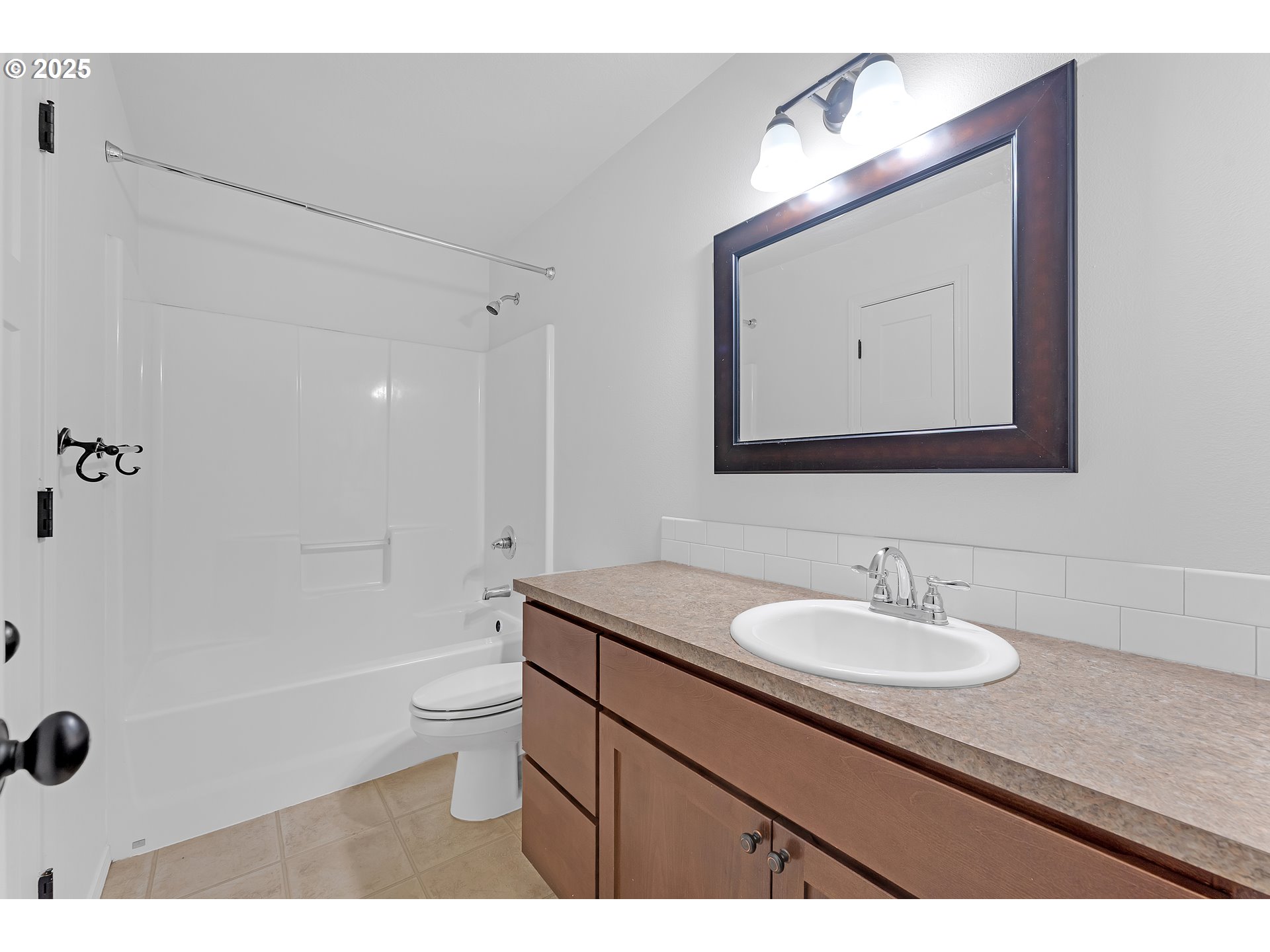 8115 Southeast Lambert Street Portland, OR 97206 - Photo 20 of 25