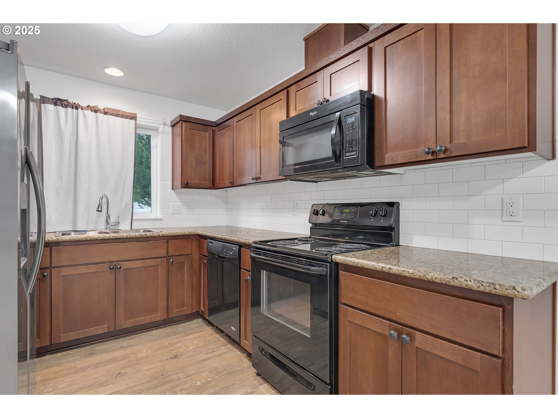 8115 Southeast Lambert Street Portland, OR 97206 - Photo 6 of 25