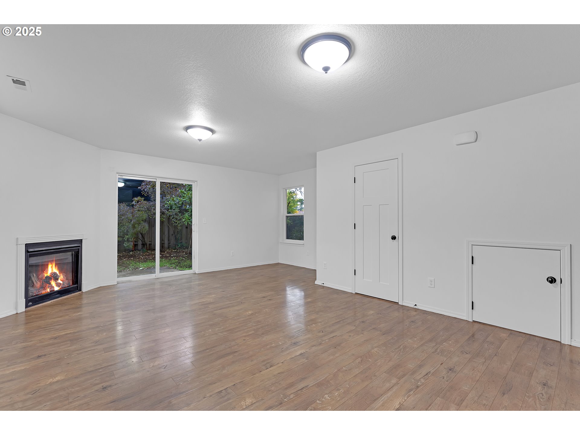 8115 Southeast Lambert Street Portland, OR 97206 - Photo 9 of 25