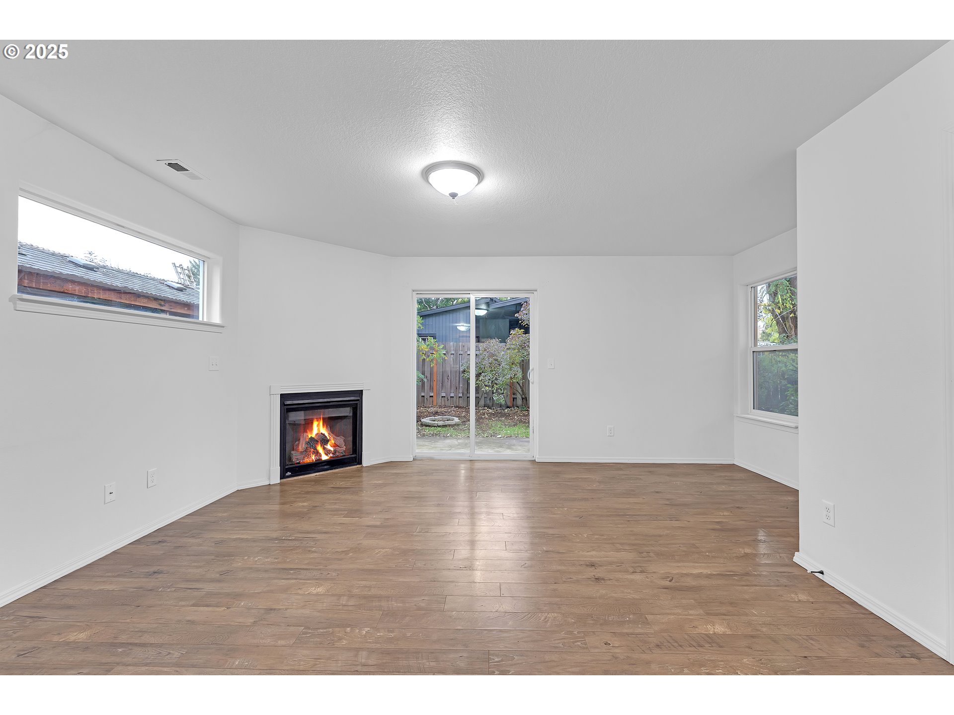 8115 Southeast Lambert Street Portland, OR 97206 - Photo 10 of 25