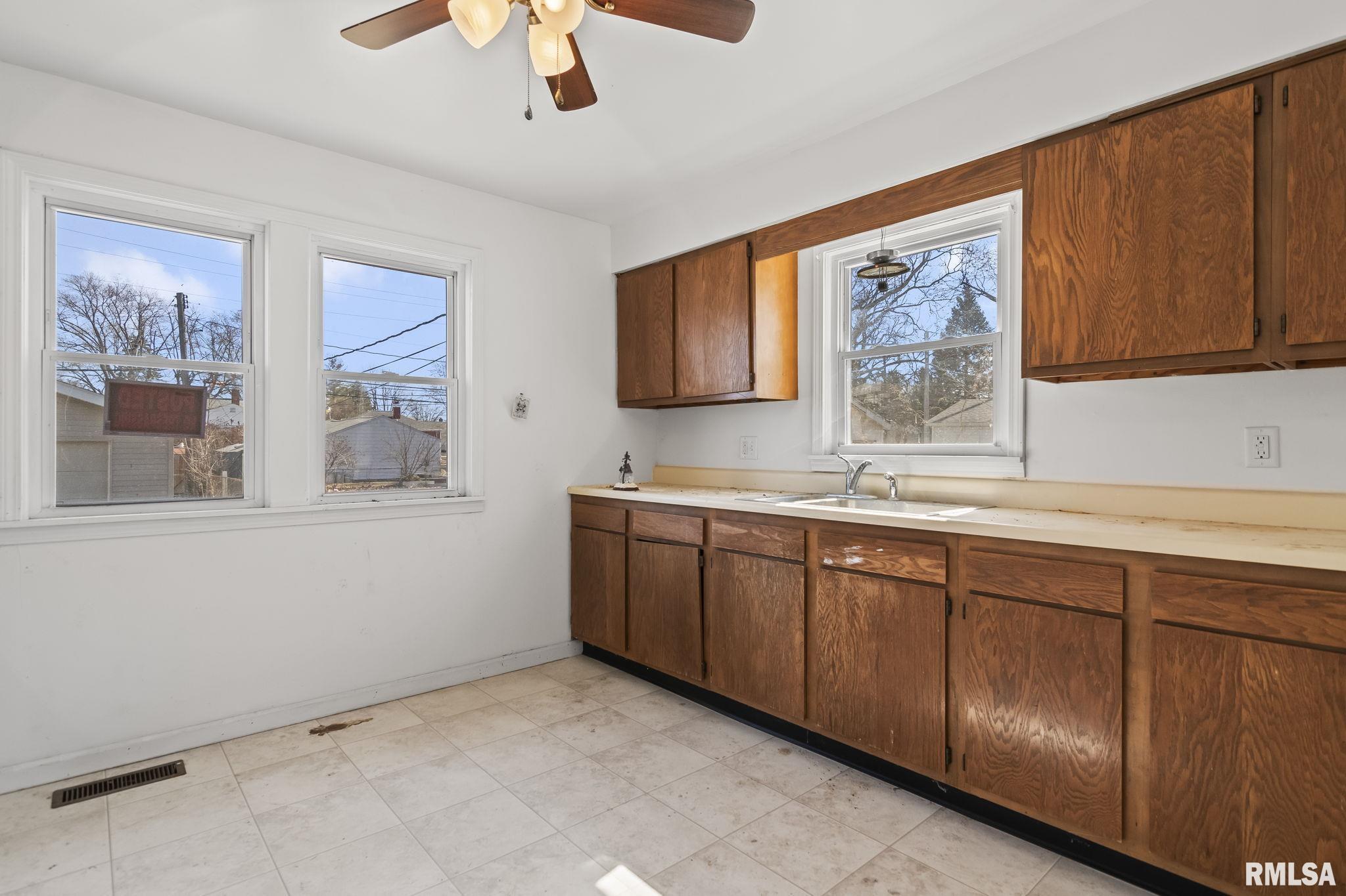 2820 South 3rd Street Springfield, IL 62703 - Photo 13 of 31