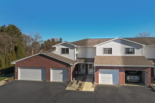 $184,900 | 1915 Riverside Drive, Unit F, Green Bay, WI 54313