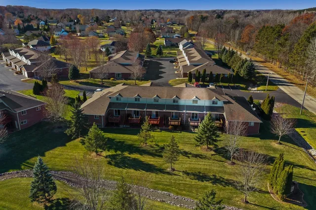 $184,900 | 1915 Riverside Drive, Unit F, Green Bay, WI 54313