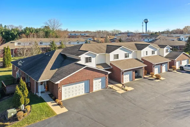 $184,900 | 1915 Riverside Drive, Unit F, Green Bay, WI 54313