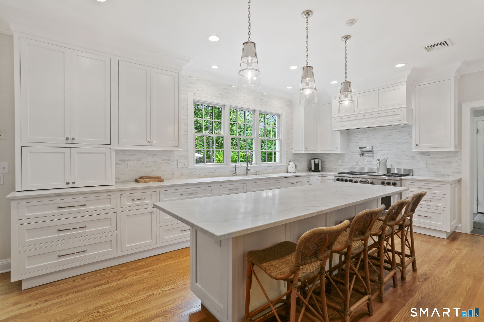 28 Shields Road Darien, CT 06820 - Photo 6 of 24