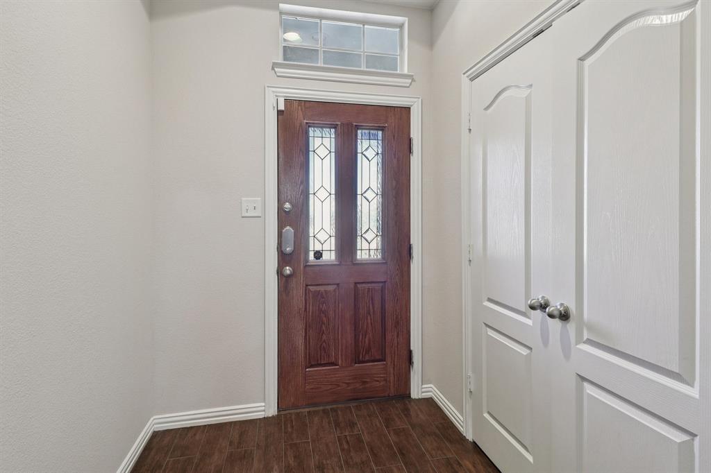 3828 Vienna Street Irving, TX 75038 - Photo 6 of 22