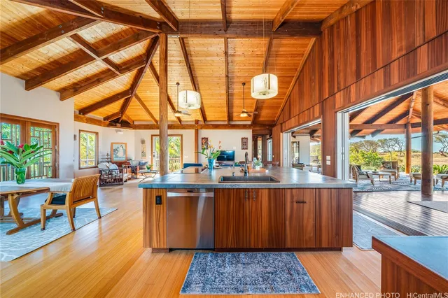 $4,780,000 | 3036 Kalua Koi Road, Maunaloa, HI 96770
