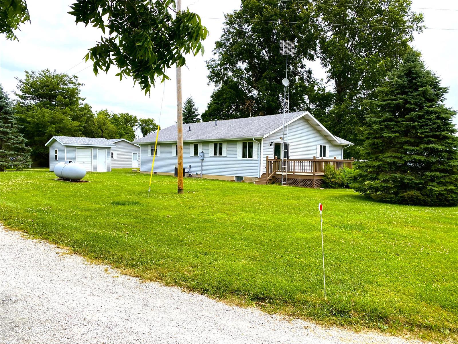 19609 Boulder Road Carlyle, IL 62231 - Photo 8 of 21