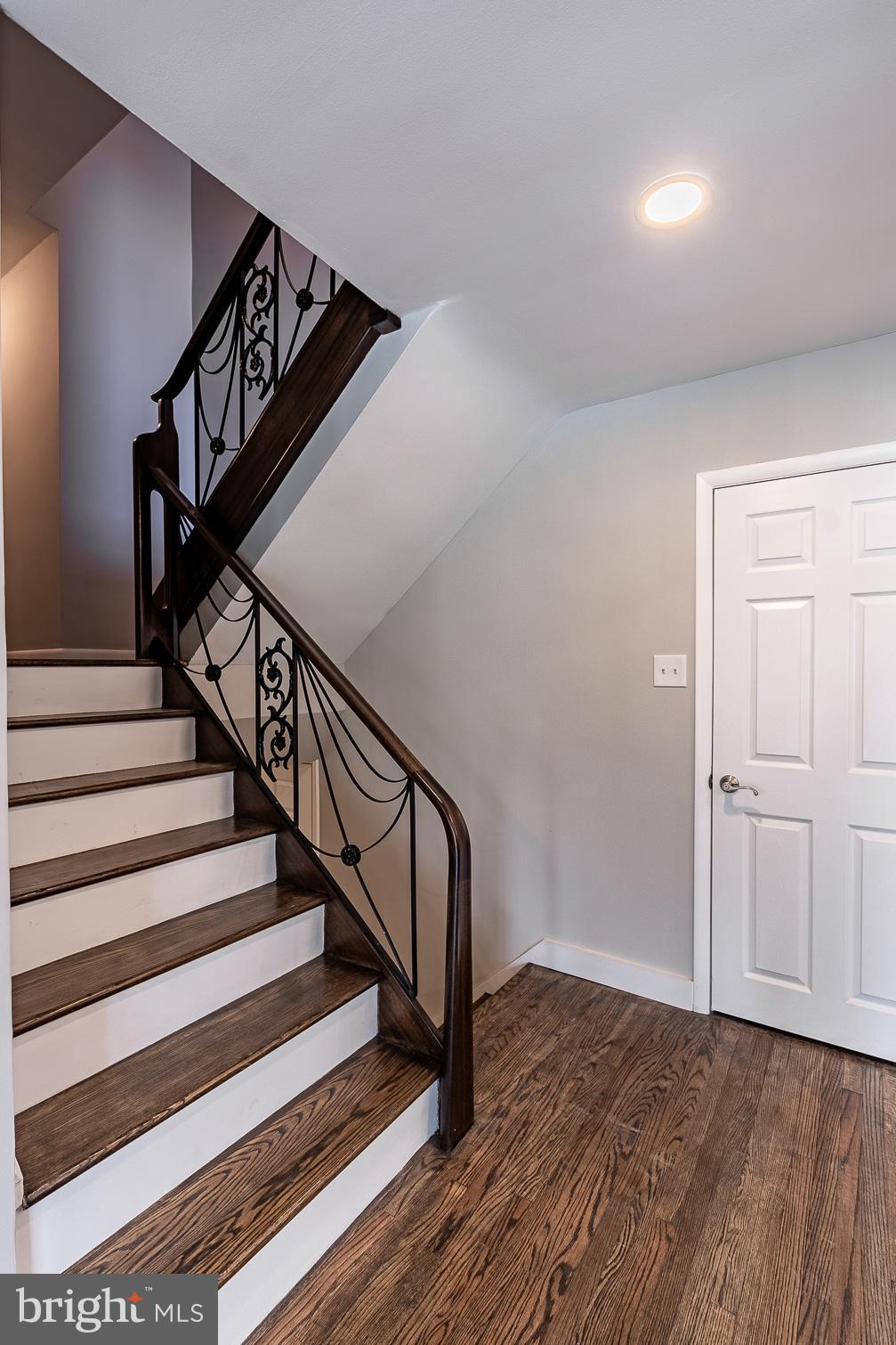 7901 Deer Run Road Glenside, PA 19038 - Photo 16 of 31 STAIRCASE 1