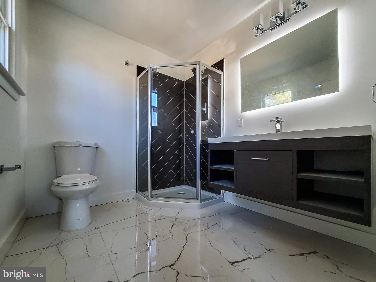 7901 Deer Run Road Glenside, PA 19038 - Photo 18 of 31 MASTER BATHROOM
