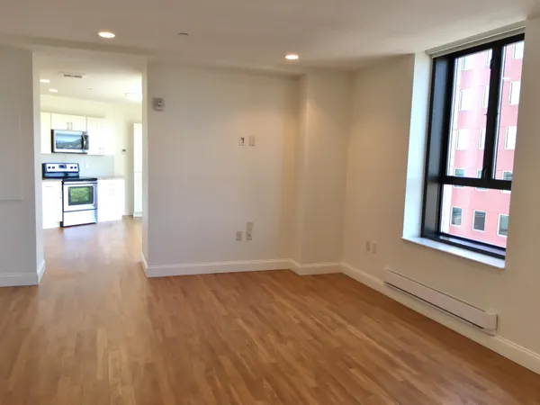 $2,325 | 875 Elm Street, Unit 901, Manchester, NH 03101