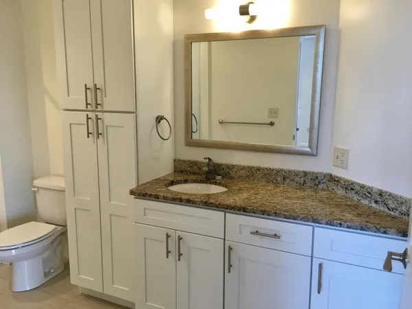 $2,325 | 875 Elm Street, Unit 901, Manchester, NH 03101