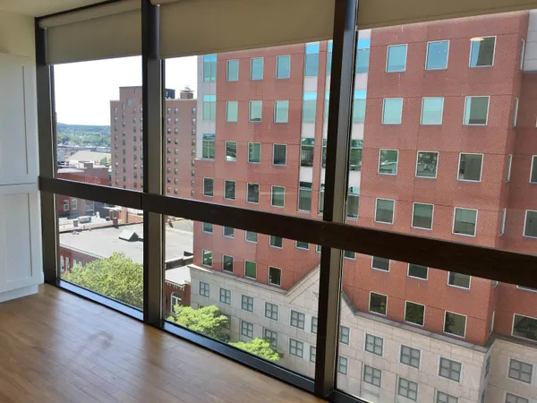 $2,325 | 875 Elm Street, Unit 901, Manchester, NH 03101