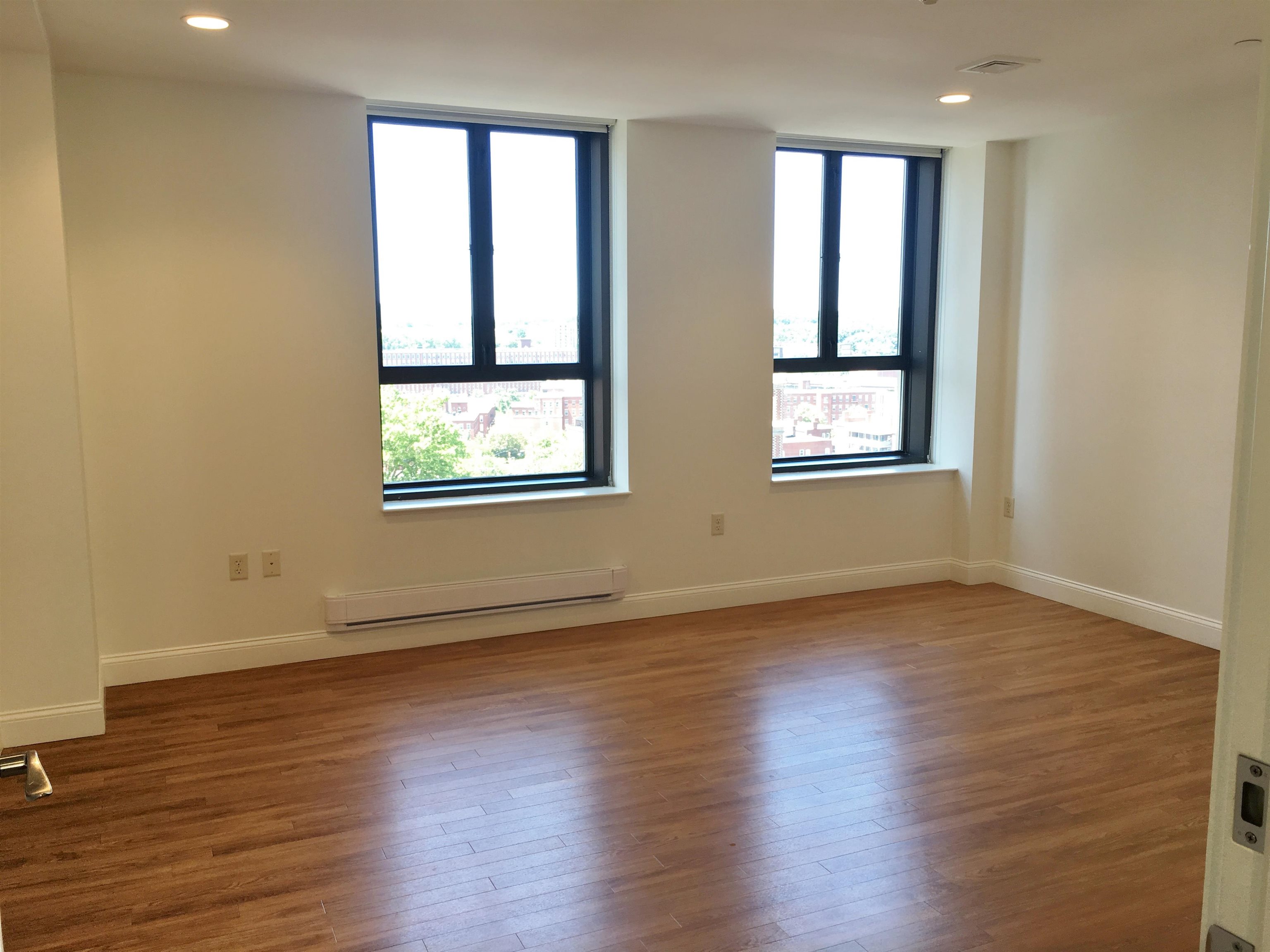 875 Elm Street, Unit 901 Manchester, NH 03101 - Photo 10 of 38