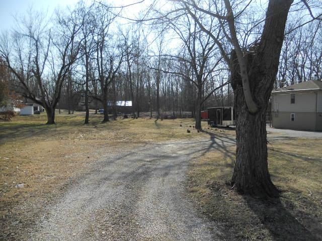 1023 St George Road Evansville, IN 47711 - Photo 4 of 12 Gallery Image 4
