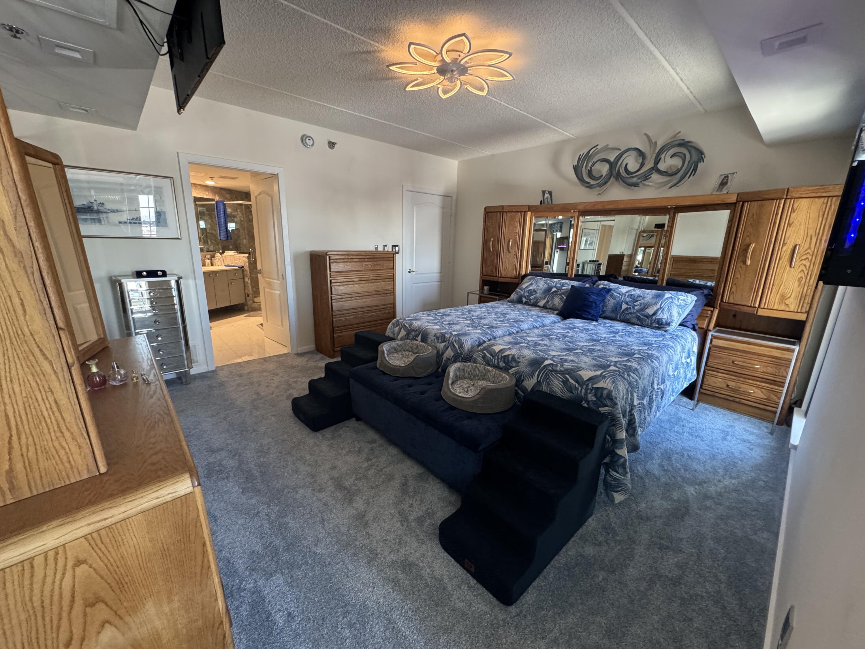 333 Lake Avenue, Unit 806 Racine, WI 53403 - Photo 22 of 62 4C_LST 806_Primary Bedroom_Feb 7