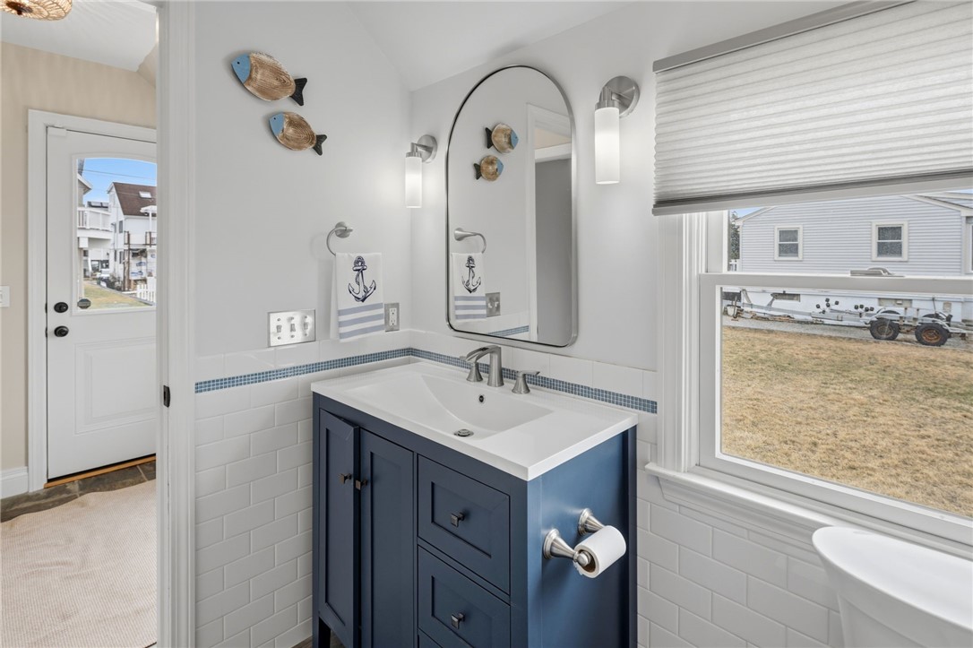 360 Shawomet Avenue Warwick, RI 02889 - Photo 20 of 47 renovated full bath first floor