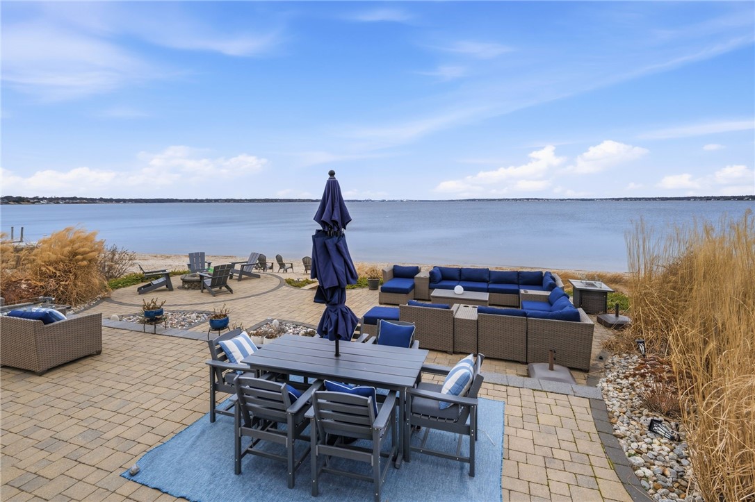 360 Shawomet Avenue Warwick, RI 02889 - Photo 37 of 47