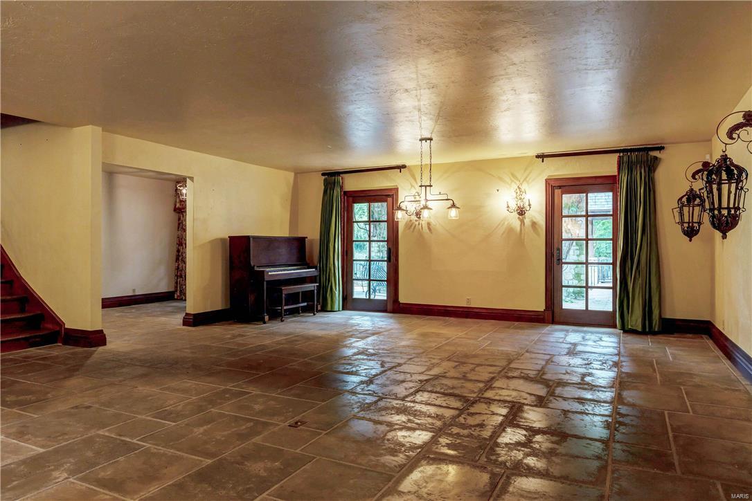 16 Ridgecreek Road Town and Country, MO 63141 - Photo 14 of 88 Gallery Image 14