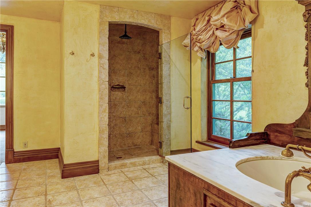 16 Ridgecreek Road Town and Country, MO 63141 - Photo 40 of 88 Gallery Image 40