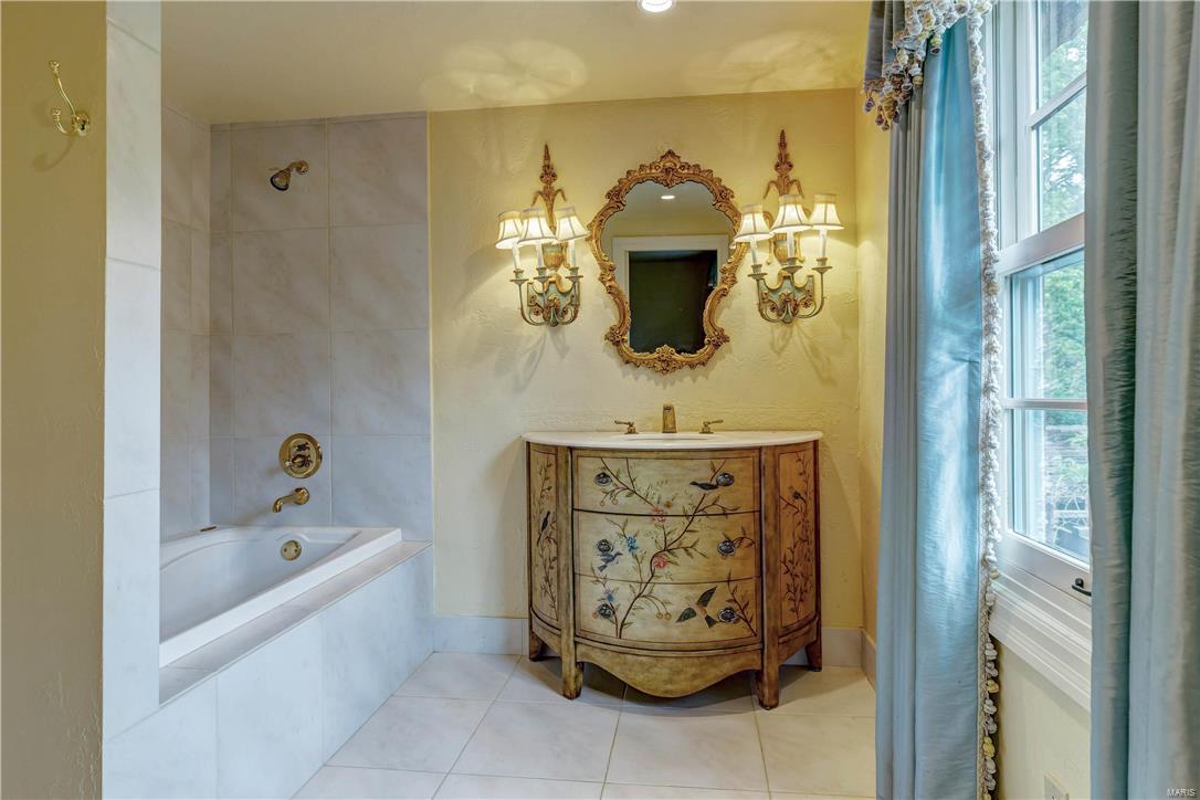 16 Ridgecreek Road Town and Country, MO 63141 - Photo 50 of 88 Gallery Image 50