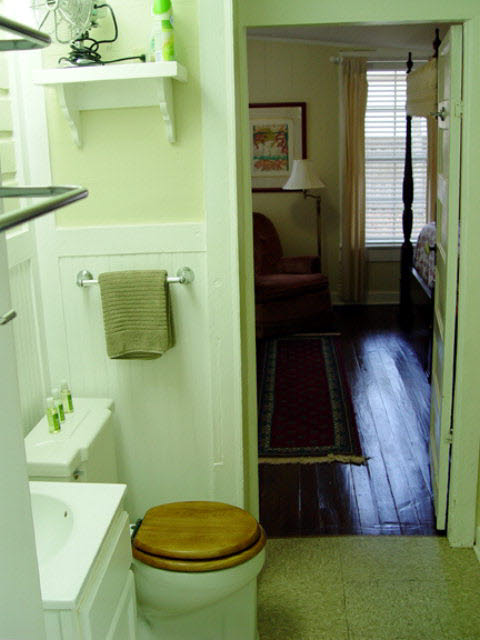 107 George Street Fairhope, AL 36532 - Photo 15 of 20 Bath to bedroom