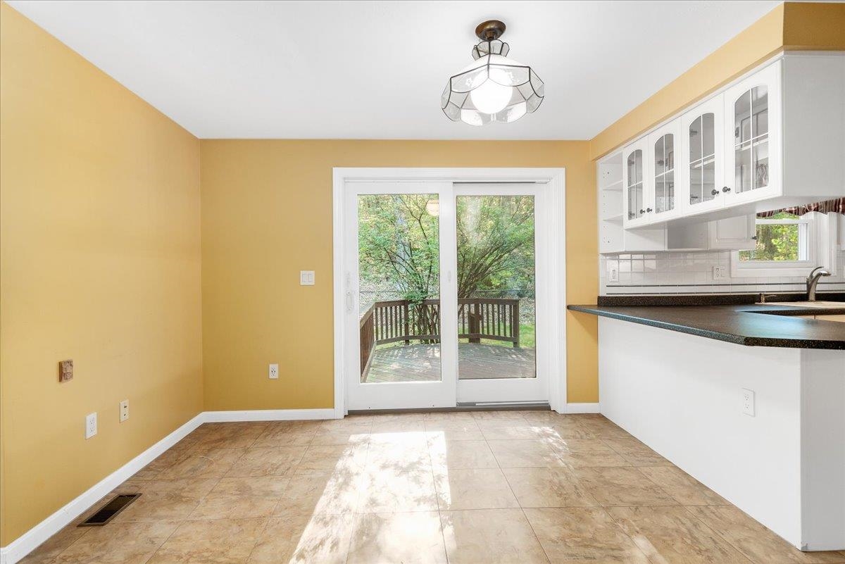129 Cambridge Road Bedford, NH 03110 - Photo 17 of 33 Gallery Image 17