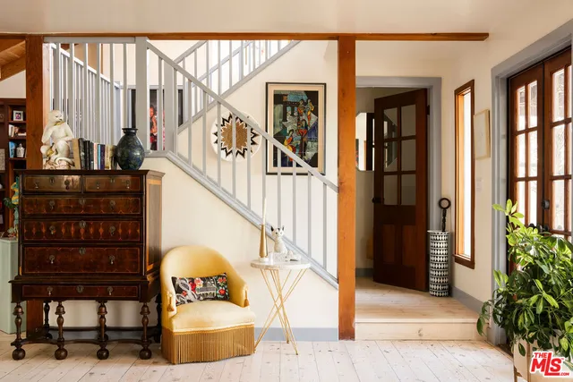 a view of entryway and hall