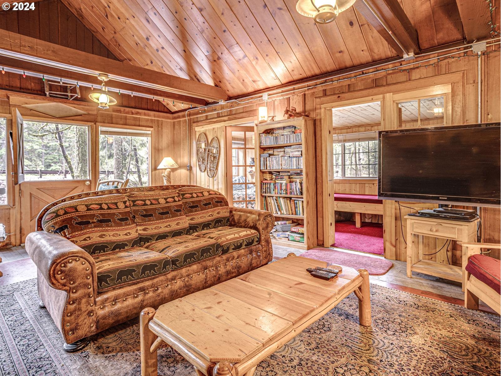 75402 East Zigzag Mountain Road Rhododendron, OR 97049 - Photo 12 of 41 Gallery Image 12