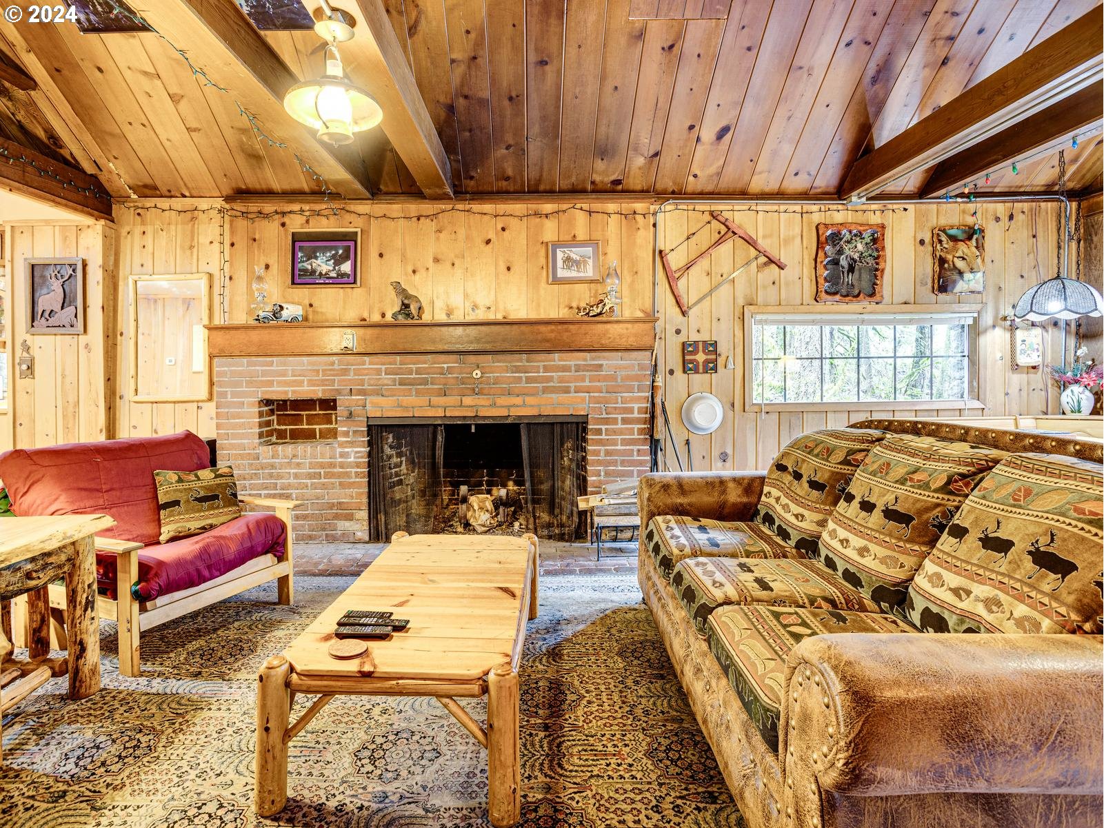 75402 East Zigzag Mountain Road Rhododendron, OR 97049 - Photo 13 of 41 Gallery Image 13
