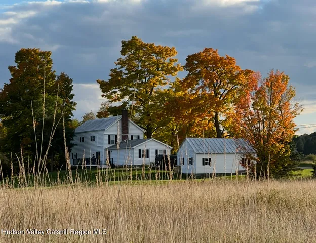 $720,000 | 4 Lower Post Road, Ghent, NY 12075