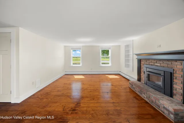 $720,000 | 4 Lower Post Road, Ghent, NY 12075