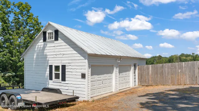 $720,000 | 4 Lower Post Road, Ghent, NY 12075