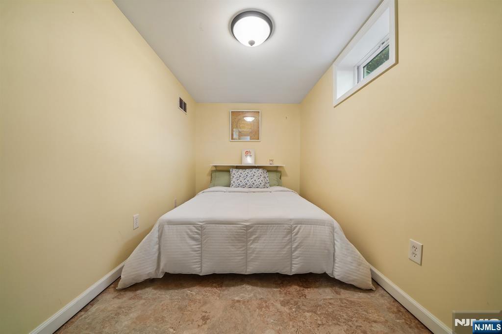 428 Fairfield Avenue Ridgewood, NJ 07450 - Photo 24 of 37