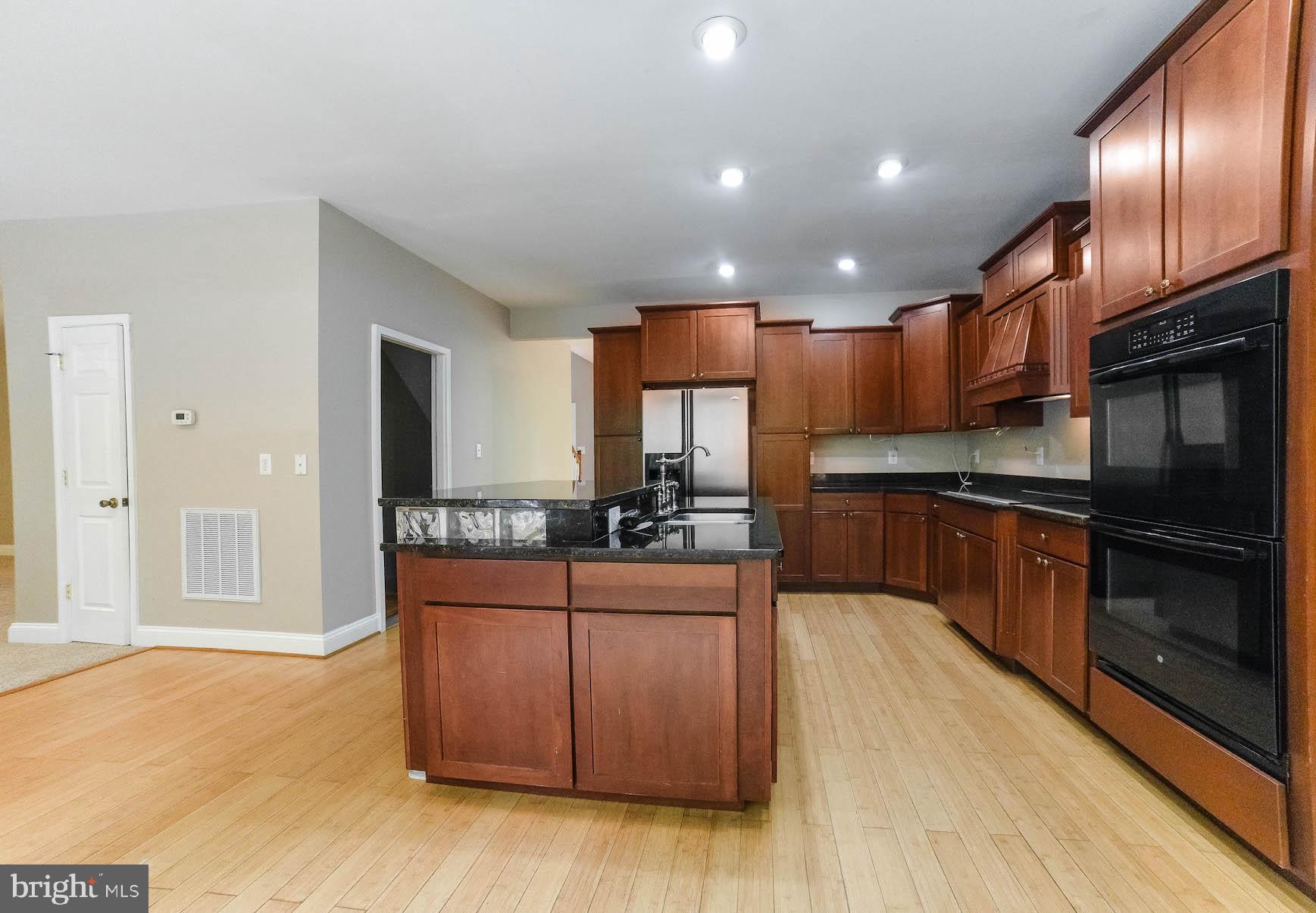 24110 McIntosh Road Hollywood, MD 20636 - Photo 20 of 40 Double wall ovens