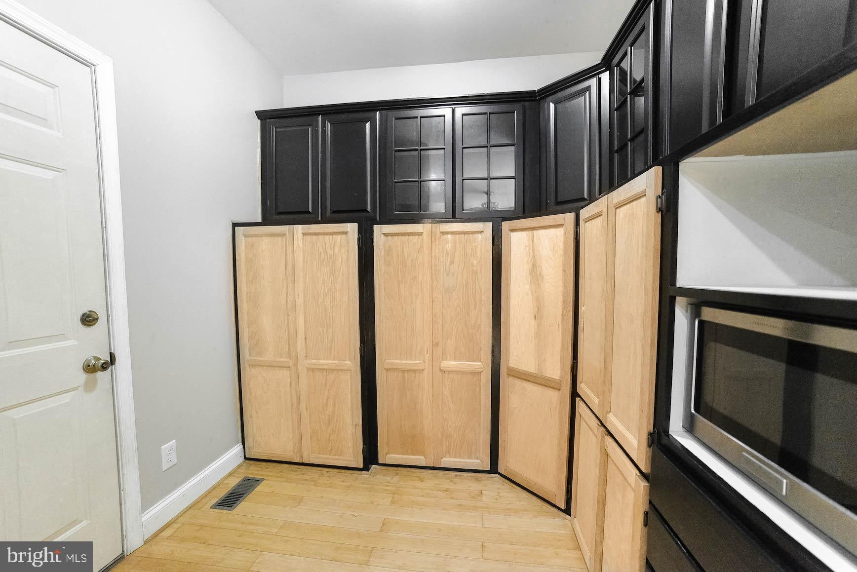 24110 McIntosh Road Hollywood, MD 20636 - Photo 10 of 40 Pantry/mudroom with built-in cabinets