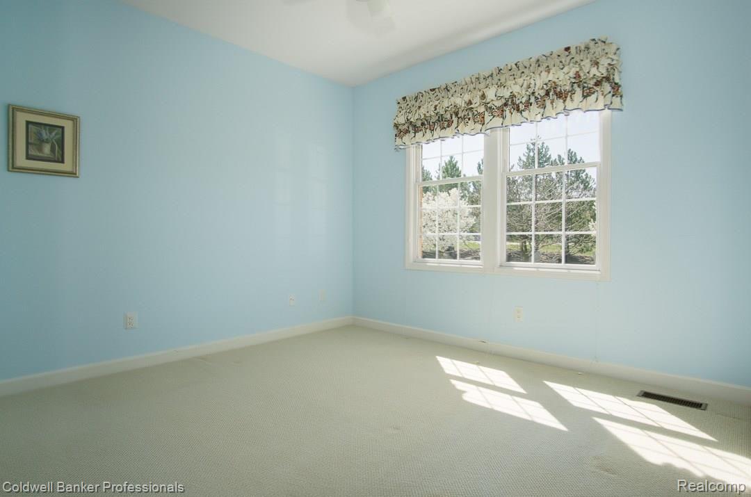 5251 Belmonte Drive, Unit 35 Rochester, MI 48306 - Photo 17 of 29 5251-Belmonte-017.jpg