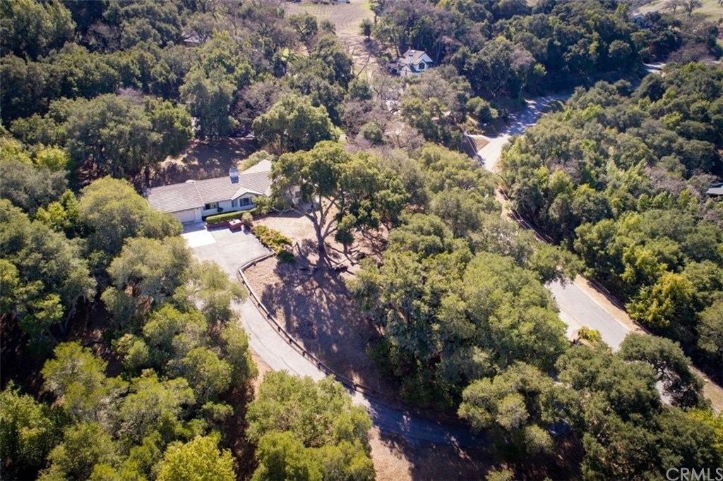 9405 Santa Cruz Road Atascadero, CA 93422 - Photo 2 of 43