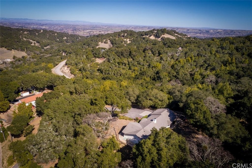 9405 Santa Cruz Road Atascadero, CA 93422 - Photo 5 of 43
