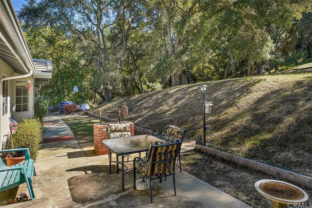 9405 Santa Cruz Road Atascadero, CA 93422 - Photo 9 of 43