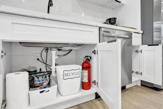 a close view of sink and tap