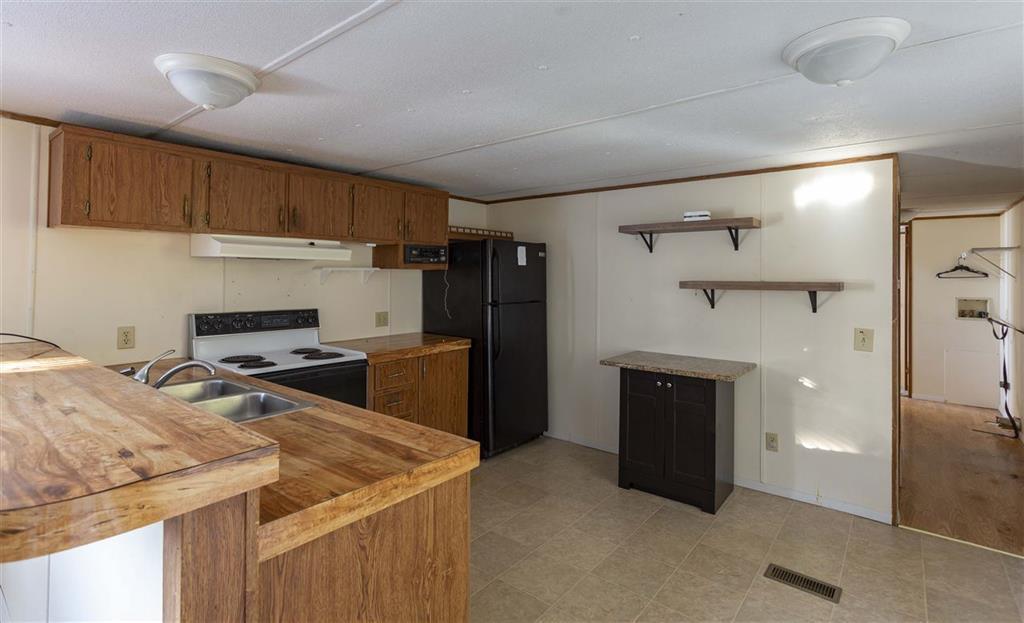 1439 Sussex Road Dayton, TN 37321 - Photo 2 of 13 2