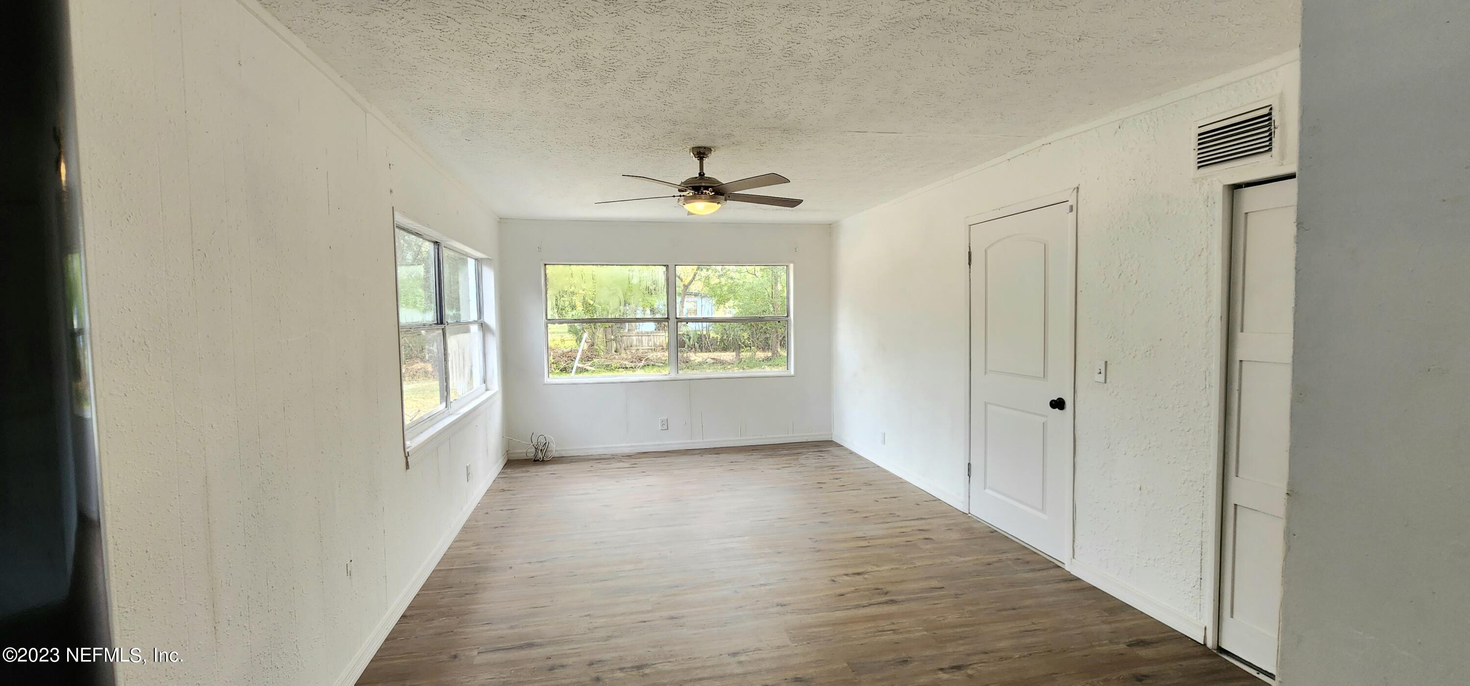 5613 Bree Road Jacksonville, FL 32209 - Photo 7 of 16 20231128_111531