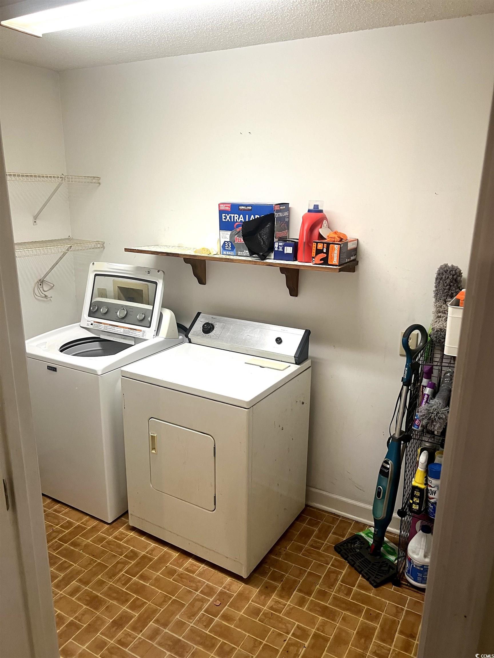 664 4 Mile Loop Cheraw, SC 29520 - Photo 20 of 27 Washroom with washing machine and dryer, baseboard