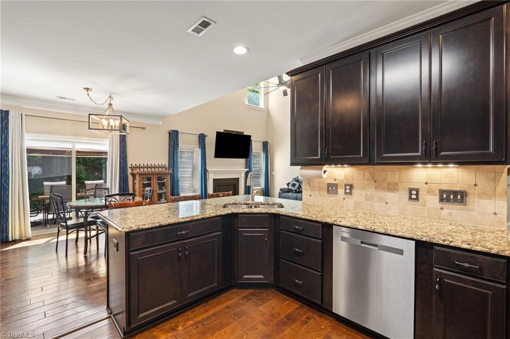 1826 Castle Gate Court High Point, NC 27265 - Photo 10 of 50 Gallery Image 10