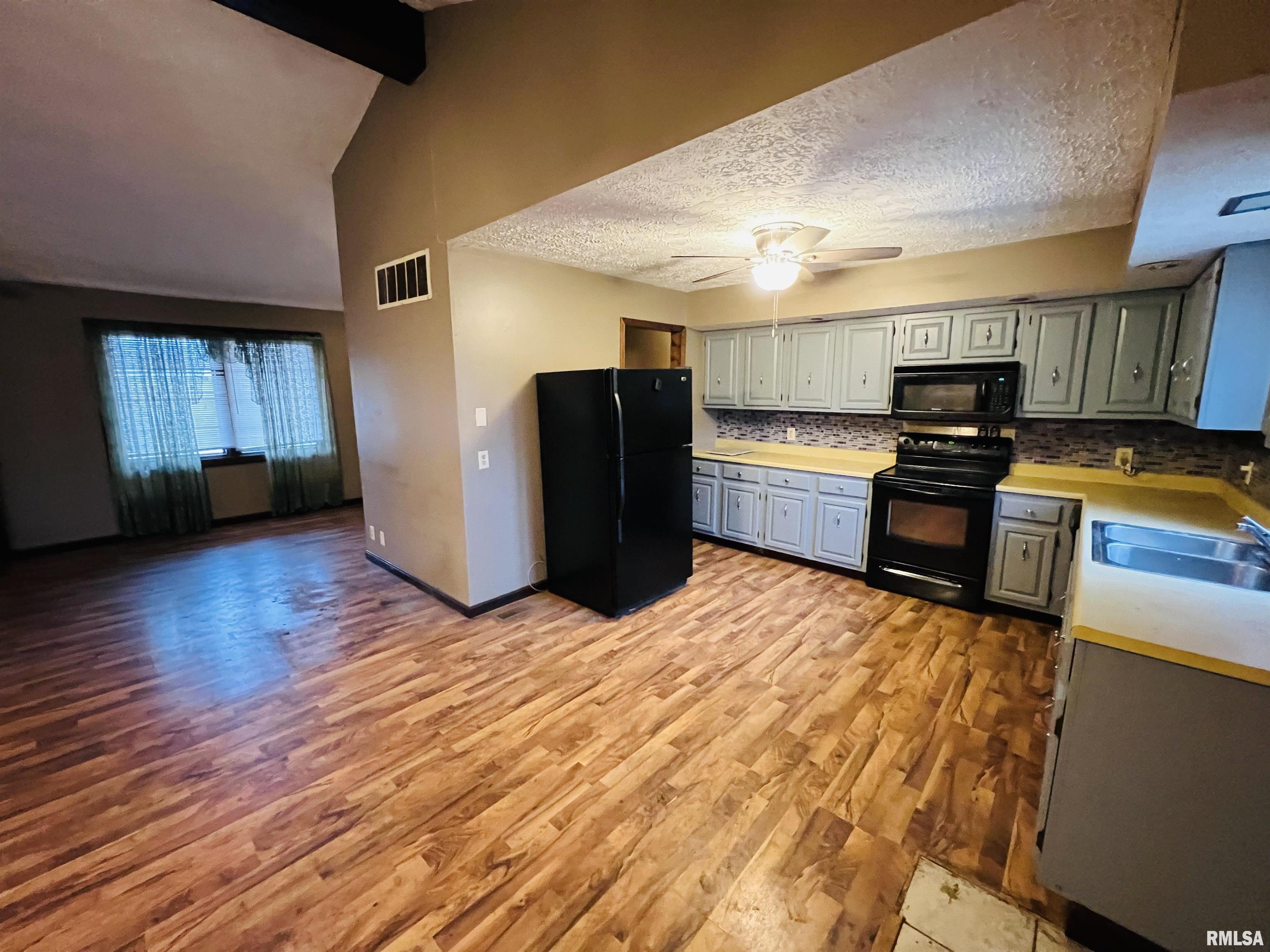 704 Briddick Street Eldorado, IL 62930 - Photo 12 of 24