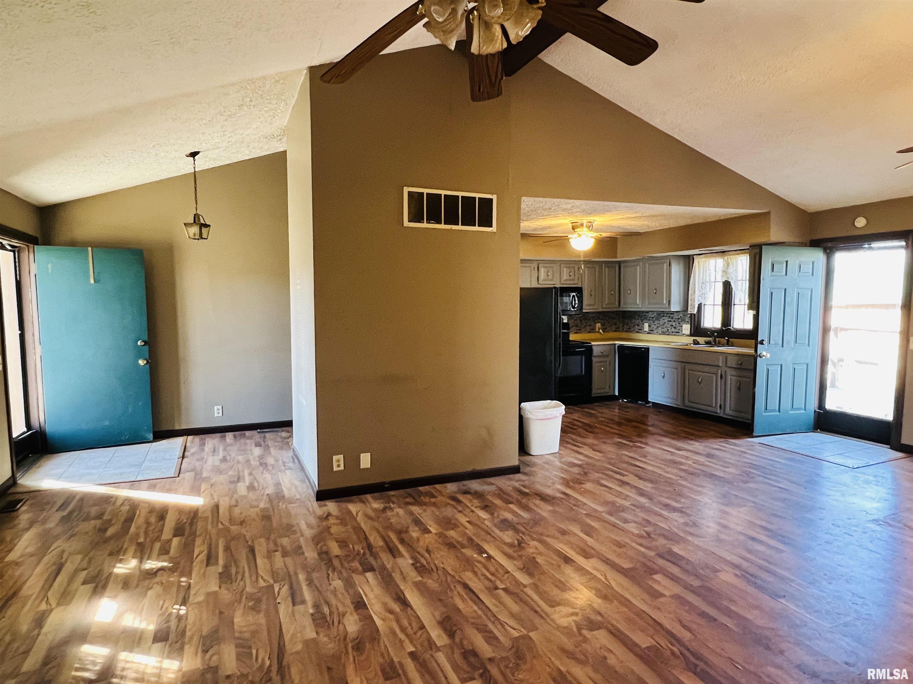 704 Briddick Street Eldorado, IL 62930 - Photo 13 of 24