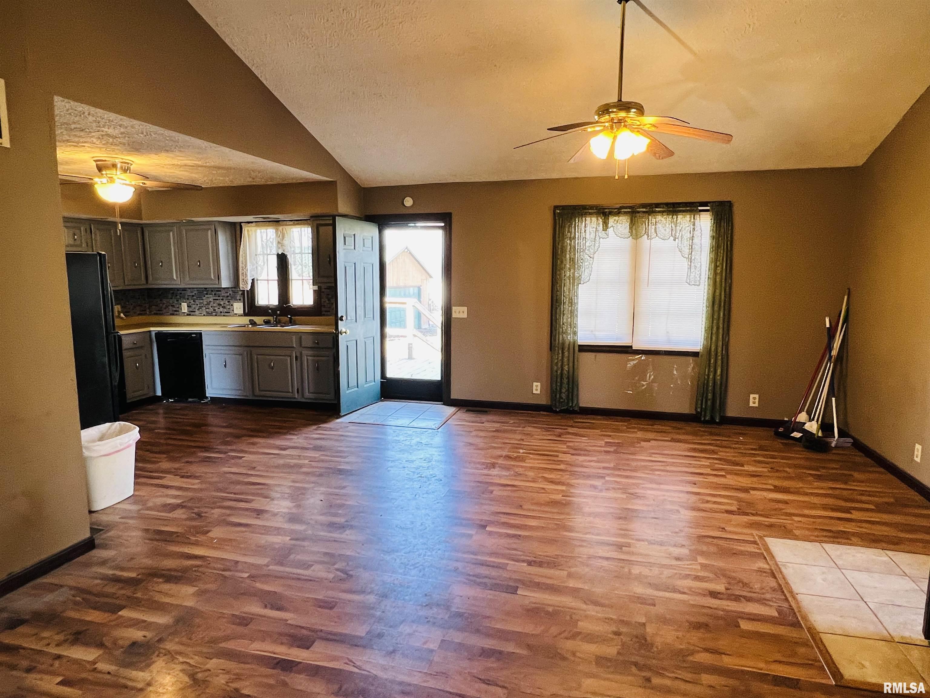 704 Briddick Street Eldorado, IL 62930 - Photo 14 of 24