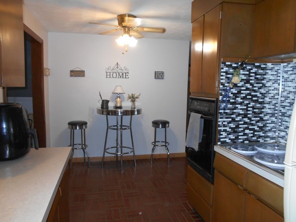 191 West Allen Ridge Road Springfield, MA 01118 - Photo 8 of 30